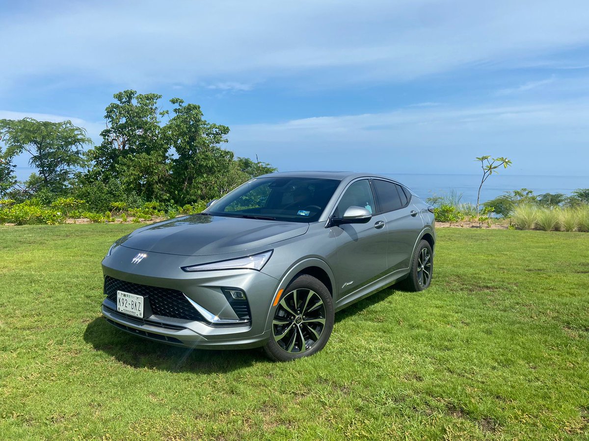 A partir del mes de septiembre, estará disponible en dos versiones <a href="/BuickMexico/">Buick México</a> Envista 2024 😎Nos deja claro, que los diseños con toques señoriales son cosa del pasado 👉
bit.ly/3KR3W3s ¿te gusta? <a href="/Buick/">Buick</a>