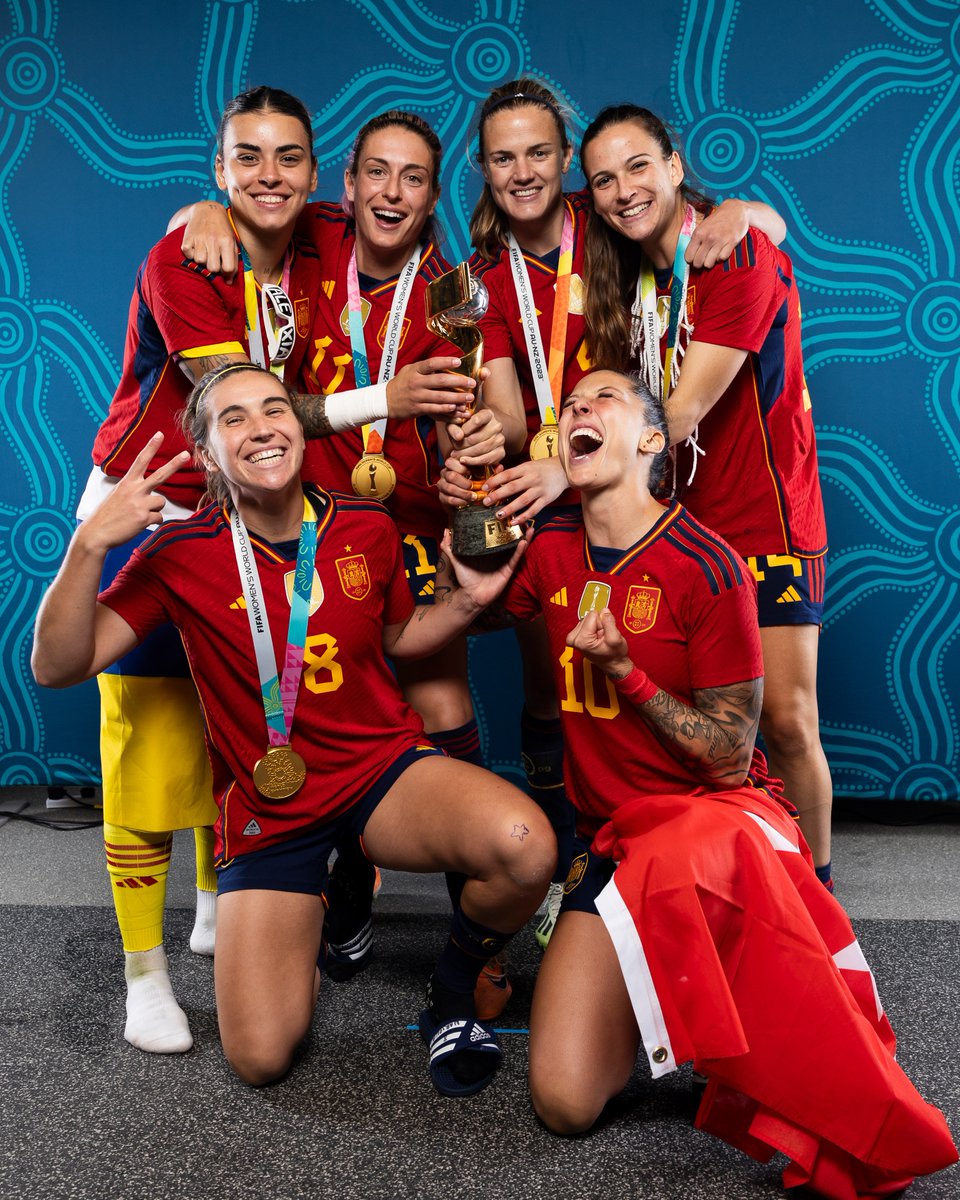 📸 Pictured: The first European team to win the #FIFAWWC since 2007. 🇪🇸

@SeFutbolFem | #BeyondGreatness