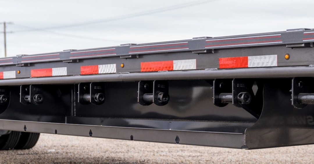 Attention Hotshotters!! 🚨 The ultimate tie-down and storage solution lies in the slide track/dunnage rack. 😎 Offering seamless movement in both directions and extra space for your hauling needs. #DCTrailers #Hotshot #DoWork #Hotshottrucking