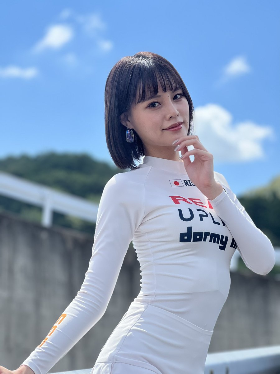 mugenRA2006's tweet photo. 夢の様な週末でしたが、早速現実社会に逆戻り。
彼女達が癒しを与えてくれる存在なら、可能な限り自分に出来る事を、目の前の人に
行う必要があるな〜。
職業こそ違えど、見習うこと沢山あった週末…。
#GTWC
#fffracing https://t.co/Uttfrf6FKI