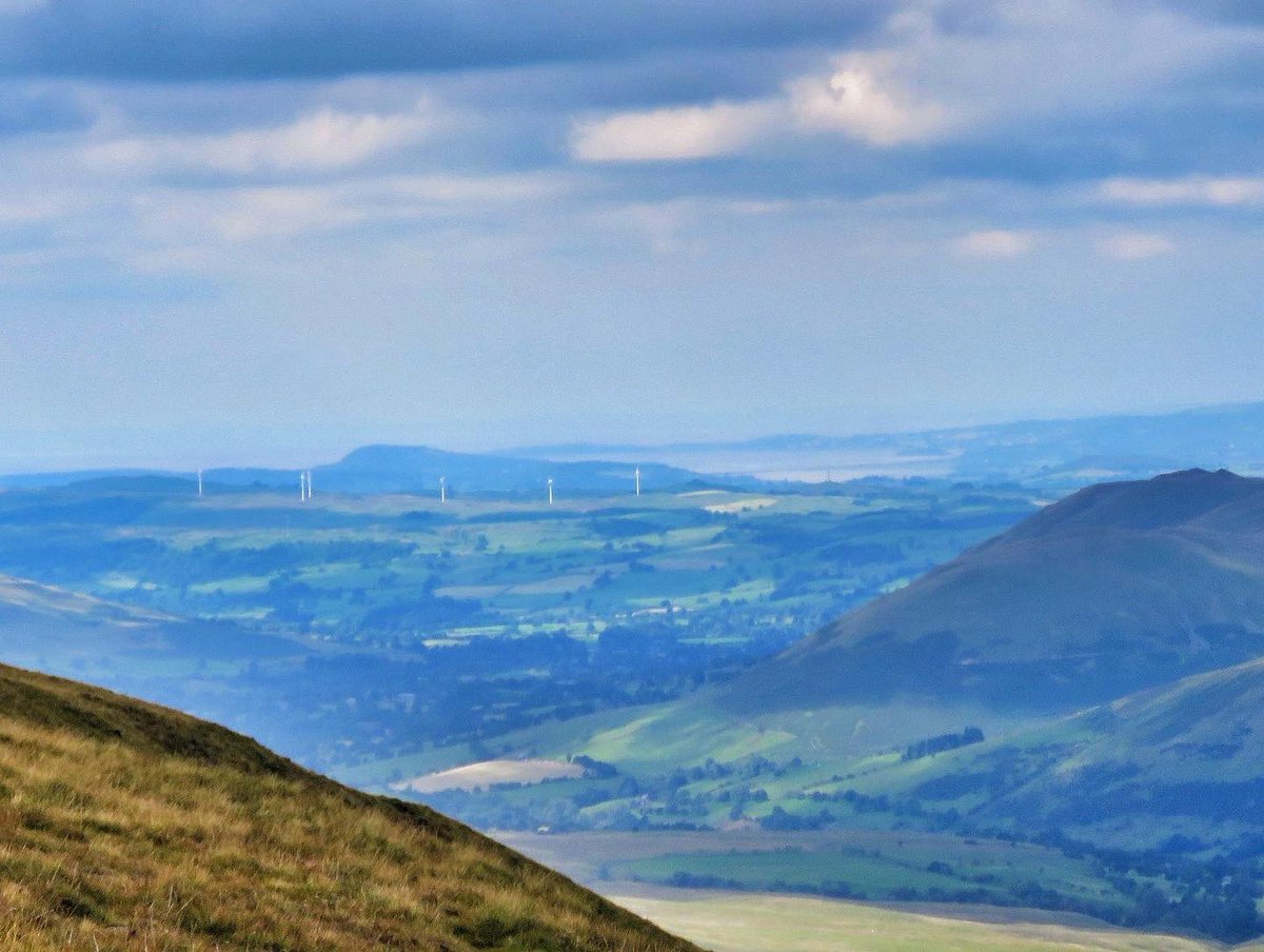 oldcrofthouse's tweet photo. #wildboarfell #viewsformiles #mountainwalking #westmorlanddales #YorkshireDalesNationalPark #walkingholiday #kirkbystephen #Cumbria @VisitEden #landscapephotography https://t.co/ERJUVCqBaa