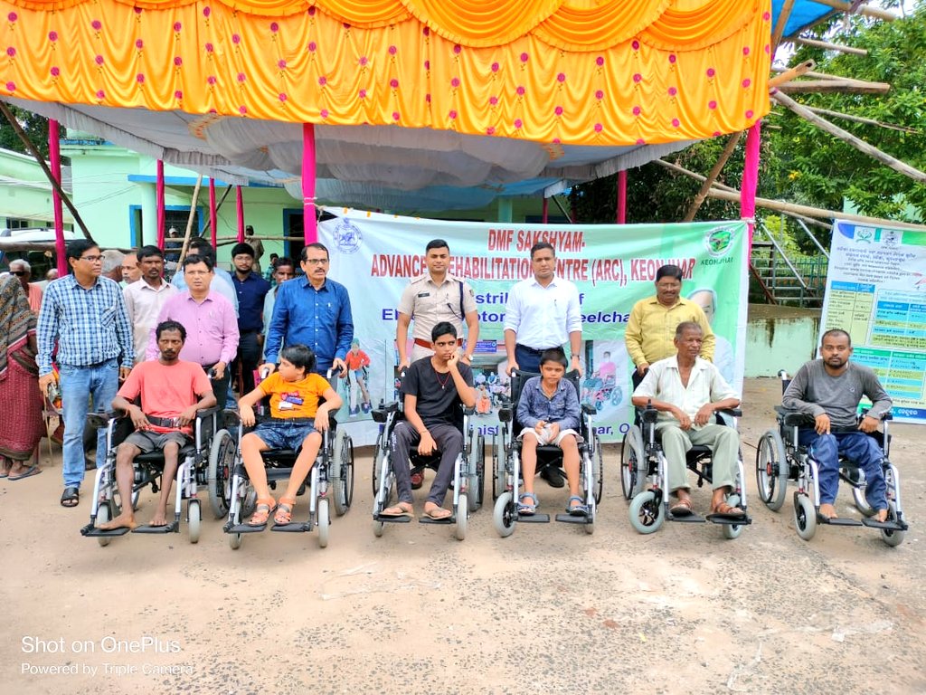 SSEPD2's tweet photo. Distribution of Motorized Wheel Chairs to #PwDs by the Collector in Joint Grievance Hearing held at Anandapur Block of Keonjhar District. @CMO_Odisha @Ashokpandabbsr #Grievance #Keonjhar #OdishaCares #MotorizedWheelChair #DisabilityCare #DisabilityEmpowerment https://t.co/IjsPuVUYQn