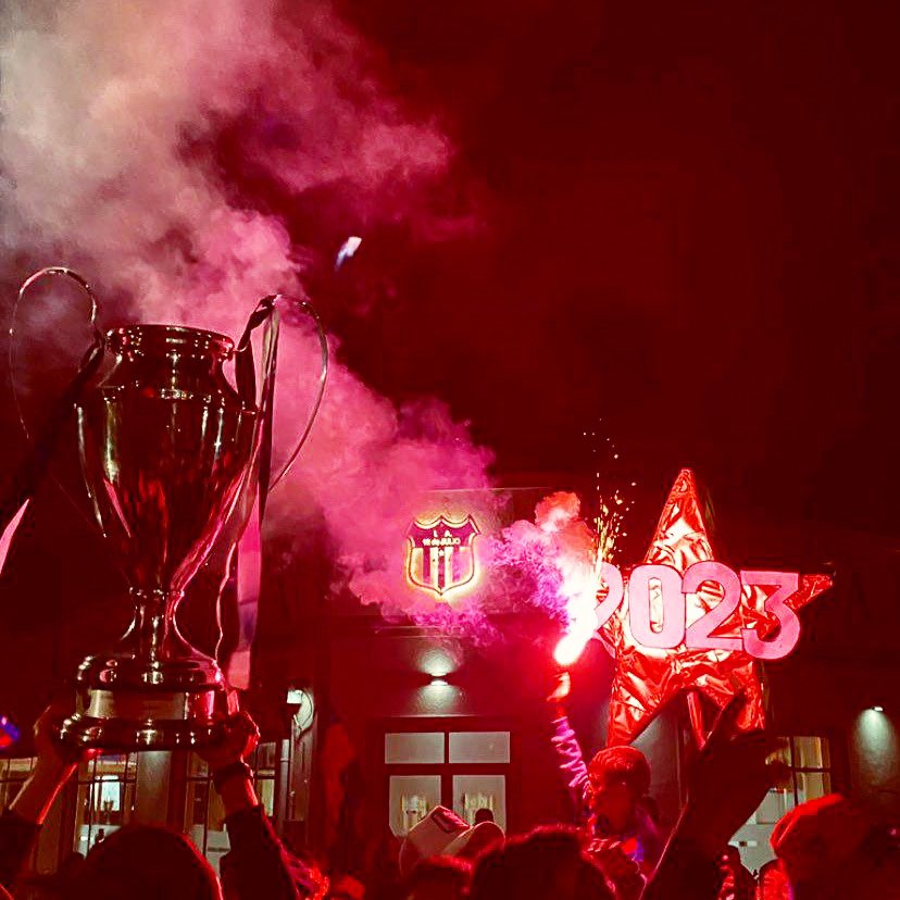 ¡Vamos 18 carajo! 🔵🔴 🏆🏆🏆 #vamos18 #azulgrana ⭐️⭐️⭐️