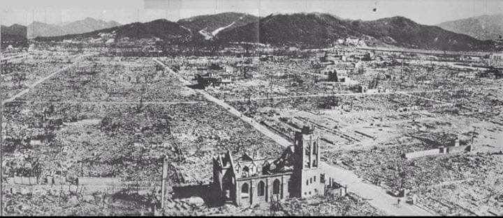 PbroFlorian's tweet photo. La Iglesia que sobrevivió a la bomba nuclear en Hiroshima Japón.  Nadie adentro sufrió radiación. https://t.co/ztlHKc8A4P