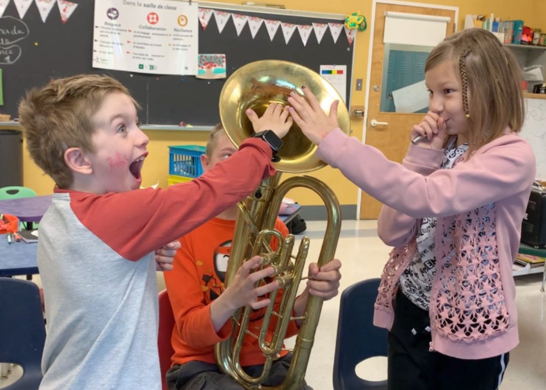 Les inscriptions à #passepart sont ouvertes!
Cette année, 1️⃣7️⃣8️⃣5️⃣0️⃣0️⃣ élèves #frcan des #closm🇨🇦 ont vécu une expérience artistique, culturelle ou patrimoniale mémorable grâce aux microsubventions de <a href="/passepart_FCCF/">PassepART</a>❗️

Demandez vite votre 💰!
ℹ️👉monpassepart.ca

📸 RESO