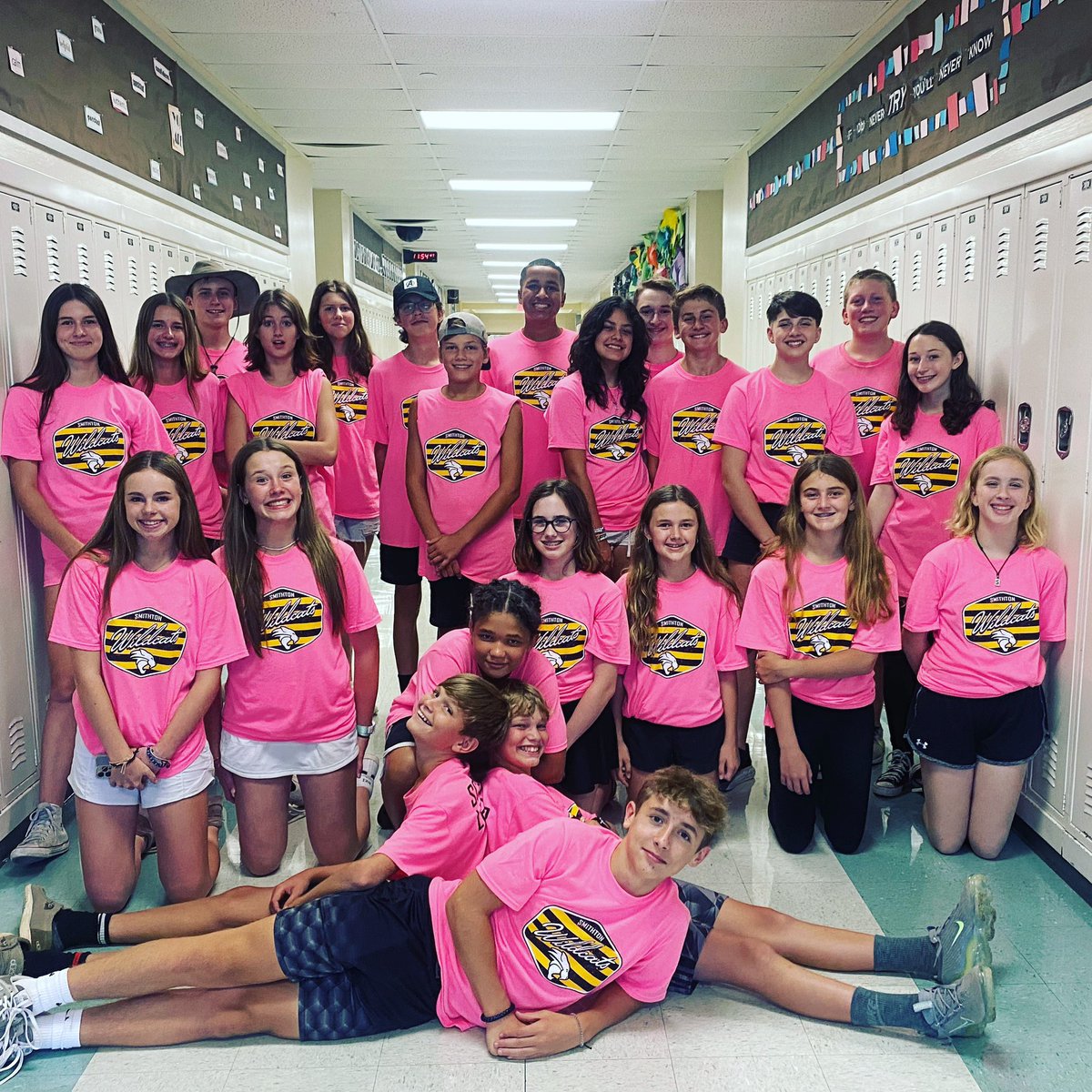 mserinthompson's tweet photo. These Smithton 8th grade Ambassadors did a fantastic job leading our 6th graders through Jump Start Day! #smsbelieves https://t.co/hL0UrVYKCS