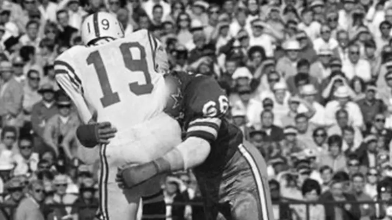 ConcussionCTEfn's tweet photo. Today we remember George Andrie, a key member of the Cowboys “Doomsday Defense” who died 5 years ago today.

His daughter Marie shared his story to honor George's efforts to raise awareness &amp; show support for NFL alumni struggling with suspected CTE.

https://t.co/Elfid5KCVX https://t.co/dDoTJC6cFb