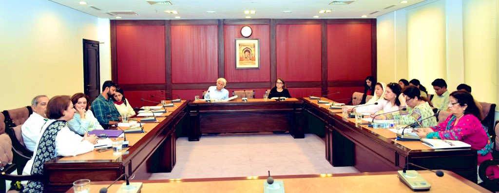 thegreendraft's tweet photo. A big step towards greener 🇵🇰The round table on climate crisis, organized by @thegreendraft
& @CIL_HIVE emphasized the importance of coherent climate policies in political manifestos. Great to see all political parties coming together to prioritise climate in their manifestos. https://t.co/cJ4YCHdB1C