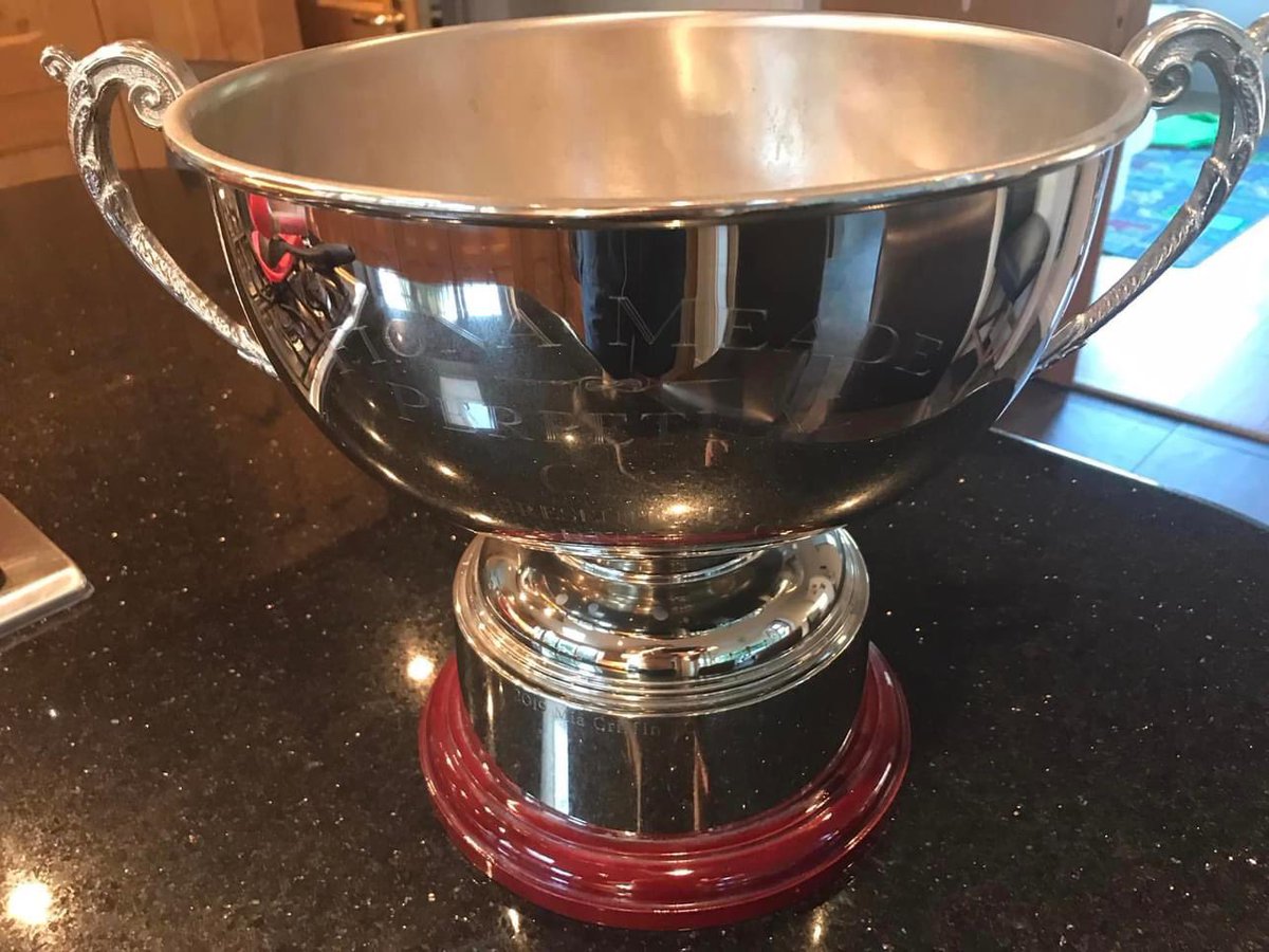 Reminder of the Munster Road Race Championships this Sunday at 1pm. 

Entries: eventmaster.ie/event/4jW9u4rF…
strava.com/segments/21575…
Start time 1pm
Sign on from 11:30 Whitechurch T34RR58

Farmpower <a href="/JimDavisCoLtd/">Jim Davis & Co. Ltd</a> &amp; Forrest Print

Cycling Munster <a href="/PactimoEurope/">Pactimo UK/EU</a> <a href="/CyclingIreland/">Cycling Ireland</a>