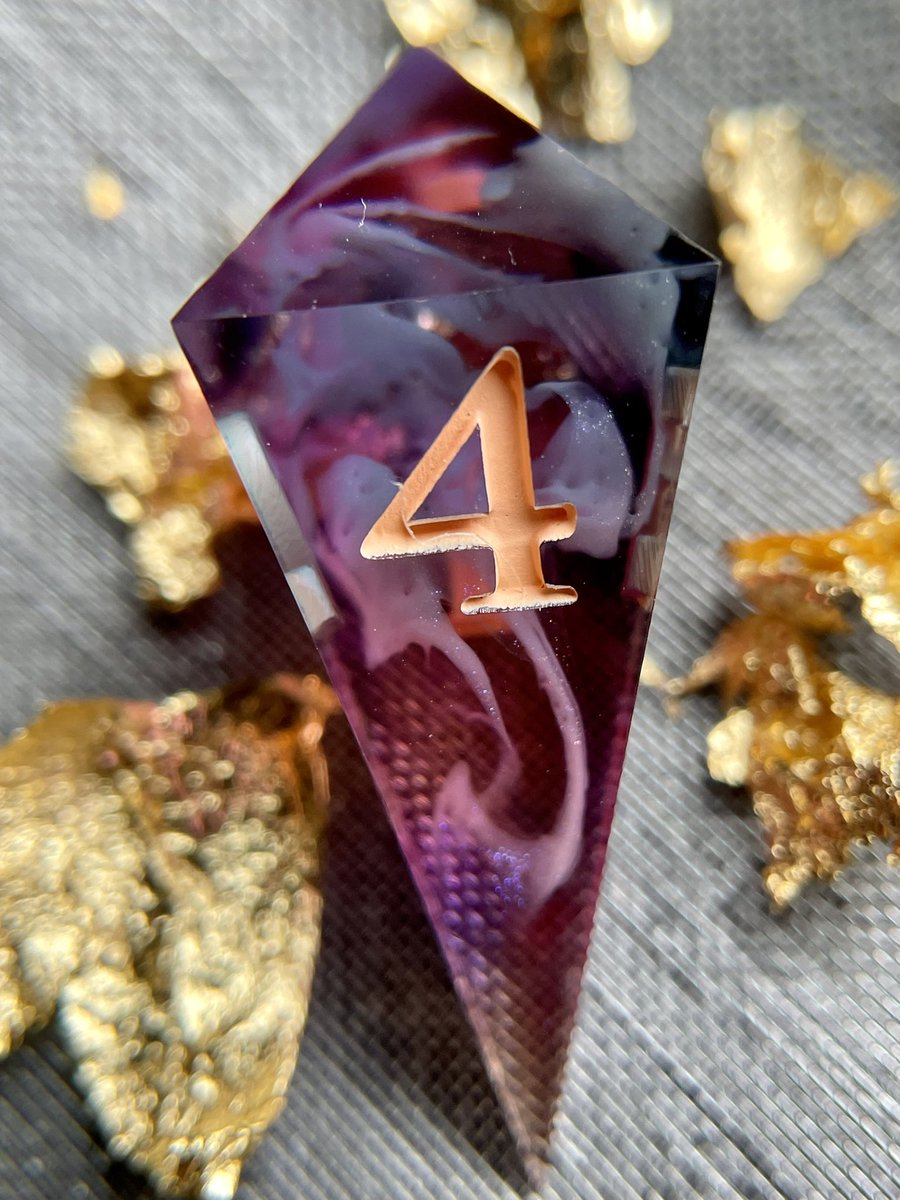 DicebyDi's tweet photo. Glass Dawn 
Sunset vibes forever!!! 
#handmadedice #dnd #ttrpg https://t.co/afkhuYPaXA