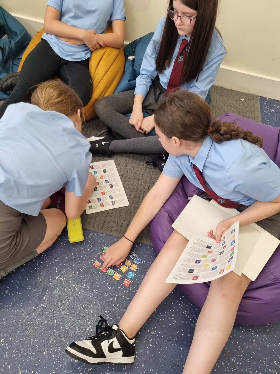 ClydemuirPS's tweet photo. P7B began work on their @UNCRC Class Charter 🌟 They did this by carefully researching the @globalgoals &amp; worked together to decide which rights and Global Goals were connected! Next time, we will connect our findings to the #SHANARRI indicators to build our final charter 🥳 https://t.co/wjNBWhhKPq