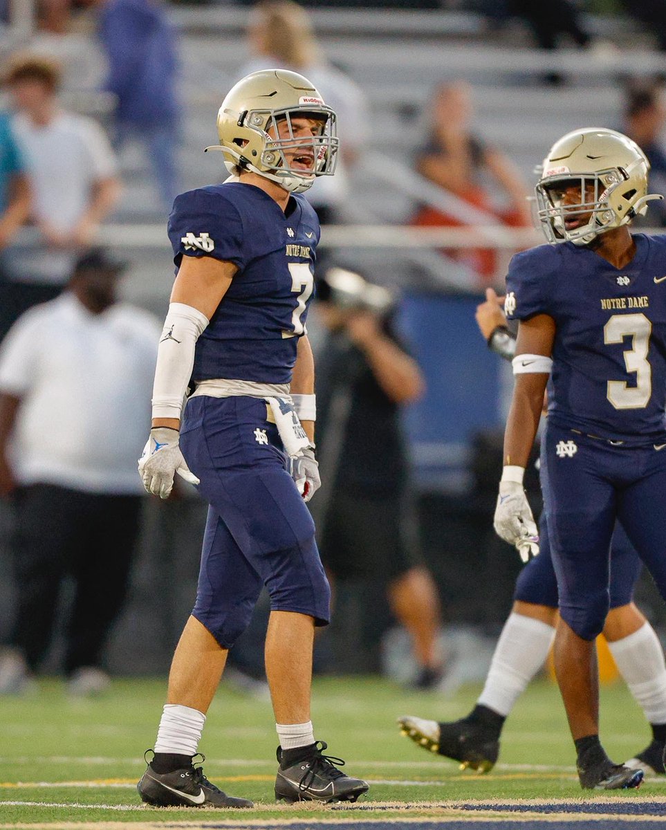 DarinCooper1's tweet photo. My boy, @elliotvcooper playing his guts out not only for himself but for his late brother @DavisCoopxr #lldc4 #lldc5 @Grinnell_FB @Tarek_Fattal @latsondheimer #prouddad @NDKnights_FB @NDAthleticsSO @NDFootball https://t.co/8yqRmajJk4