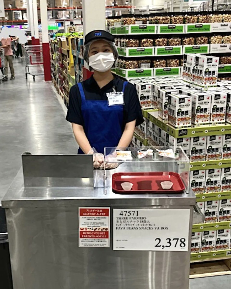 ThreeFarmers's tweet photo. Our Roasted Fava Bean Snack Variety Pack is now available at Costco in Japan! 

We're excited to participate in everyone's favourite part of a Costco trip, the samples! Thank you to all the shoppers who have tried our samples and showed us so much love!  

#ThreeFarmers #NutFree https://t.co/8uRqwmINOU