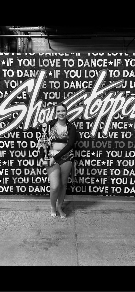 RockvaleHSRockettesDance tweet media