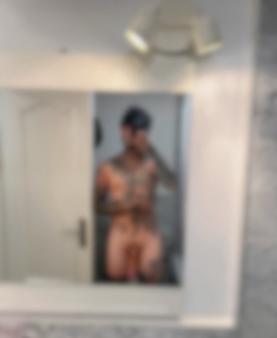 100 rt&rsquo;s and I&rsquo;ll leak this pic  onlyfans.con/uglynorthfree FREE PAGE https://t.co/ooK1T1Q2UA