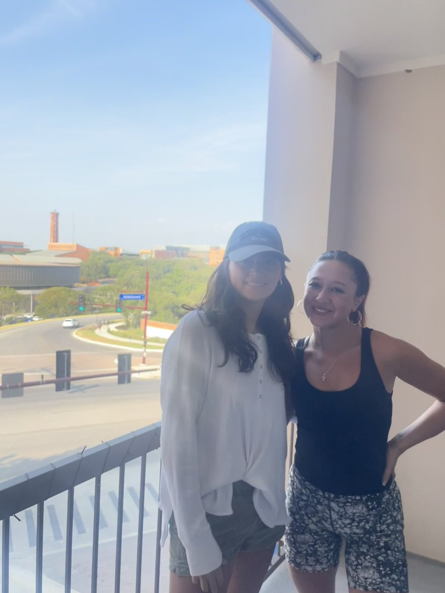 TUWBBall's tweet photo. Happy First Day of Classes 🪩🥳 https://t.co/06E6iW0YM3