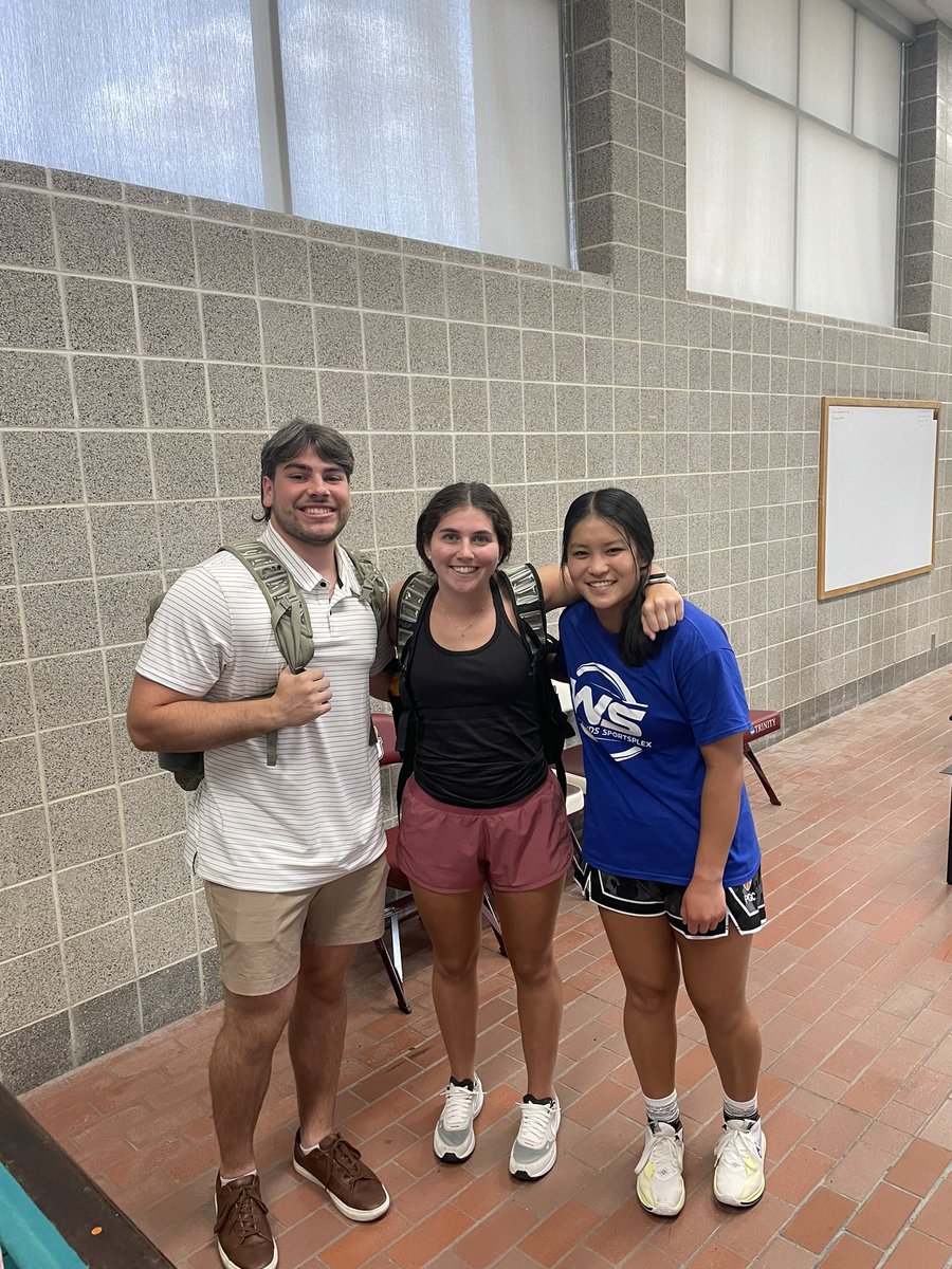 TUWBBall's tweet photo. Happy First Day of Classes 🪩🥳 https://t.co/06E6iW0YM3