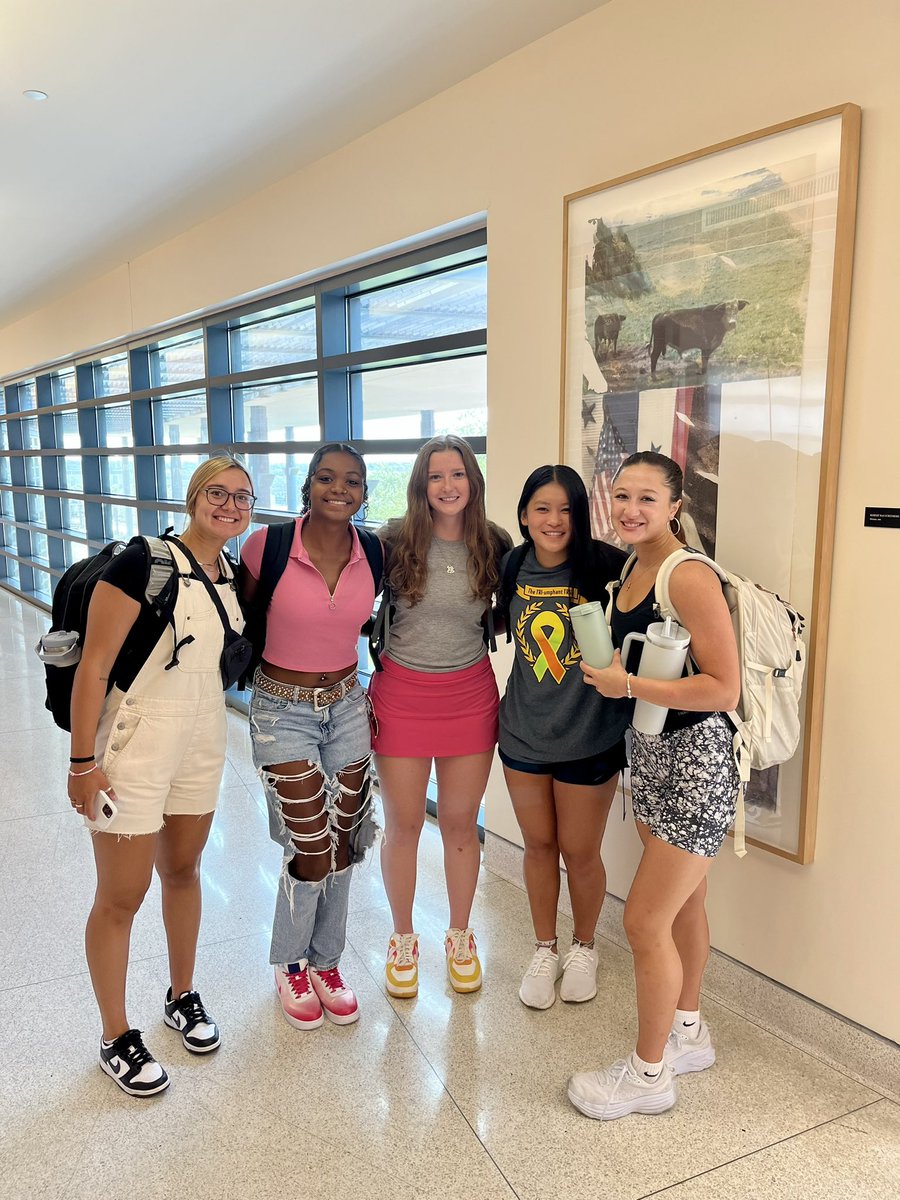 TUWBBall's tweet photo. Happy First Day of Classes 🪩🥳 https://t.co/06E6iW0YM3