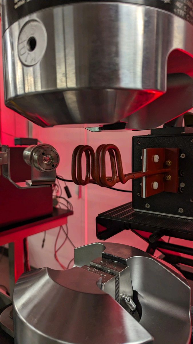 Our new Induction Heating setup for mechanical testing.

We can perform rapid fatigue and creep-fatigue tests on 3D printed alloys up to melt!

Notice anything interesting/weird about our setup?
#metallurgicalengineering #materialsscience #materials #testequipment #3dprinting