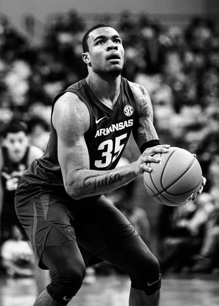 HogFlashbacks's tweet photo. RIP Reggie Chaney. https://t.co/wGrOURg2IM