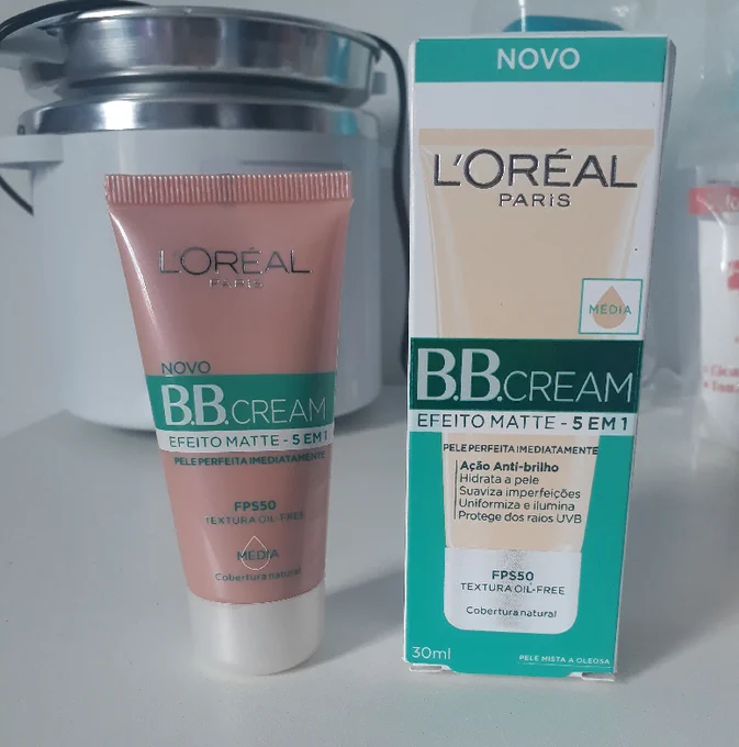 Base BB Cream L’Oréal Paris Efeito Matte Cor Média FPS 50, 30ml