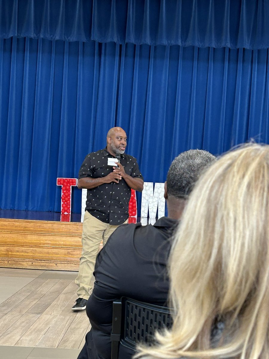 Mrs_KKerlegan's tweet photo. Today was a great day @ThorntonCFISD! Motivational Speaker, Melvin Adams &amp; Principal  Mitchell kept us engaged! https://t.co/okvCgPkTKc