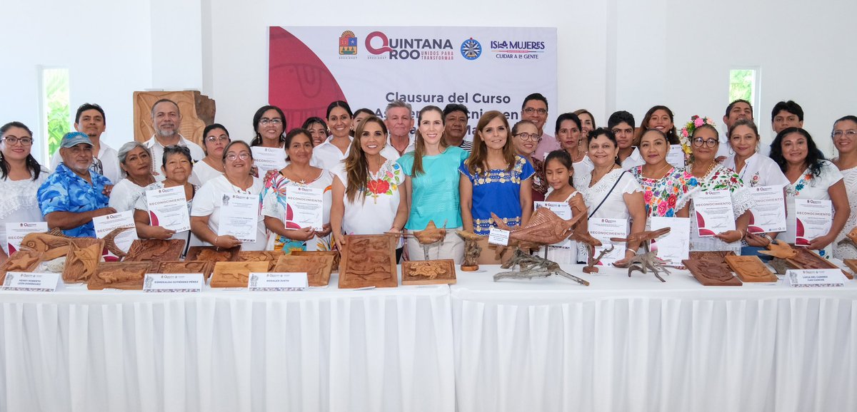 MaraLezama's tweet photo. Visitamos la exposición artesanal en #IslaMujeres, en la que participan 20 isleñ@s que tomaron el curso de Asistencia Técnica en Tallado de Madera, para perfeccionar sus métodos e impulsar sus negocios en este bello #PuebloMágico… https://t.co/vJkkd67hqA