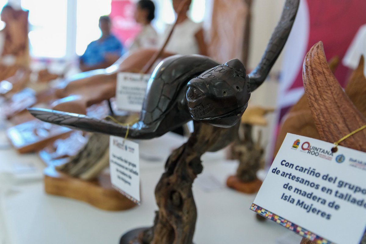MaraLezama's tweet photo. que tiene alta demanda de artesanías por la llegada de visitantes nacionales y extranjeros.

Como parte del #NuevoAcuerdo seguiremos promoviendo estos espacios de venta y capacitación, para cerrar las brechas de desigualdad y que el bienestar llegue a tod@s. https://t.co/FCzIlhz55t