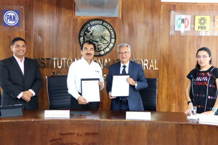 FDN_Oaxaca's tweet photo. Suman esfuerzos #PJEO y el @INE_Oaxaca por
los derechos humanos y el pluralismo jurídico https://t.co/iM0hXZxe4o #TwitterOax https://t.co/tSTsLEF4pc
