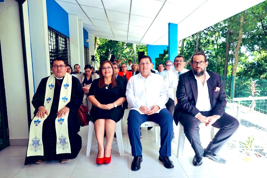 _CarmenMB's tweet photo. Un legado más que vendrá a fortalecer el buen clima laboral y un adecuado ambiente de trabajo para El Talento Humano de la Corte de Cuentas de la República, impactando positivamente en las funciones de Auditoría que se realizan en esta sede Regional https://t.co/VaIYBH9mnK