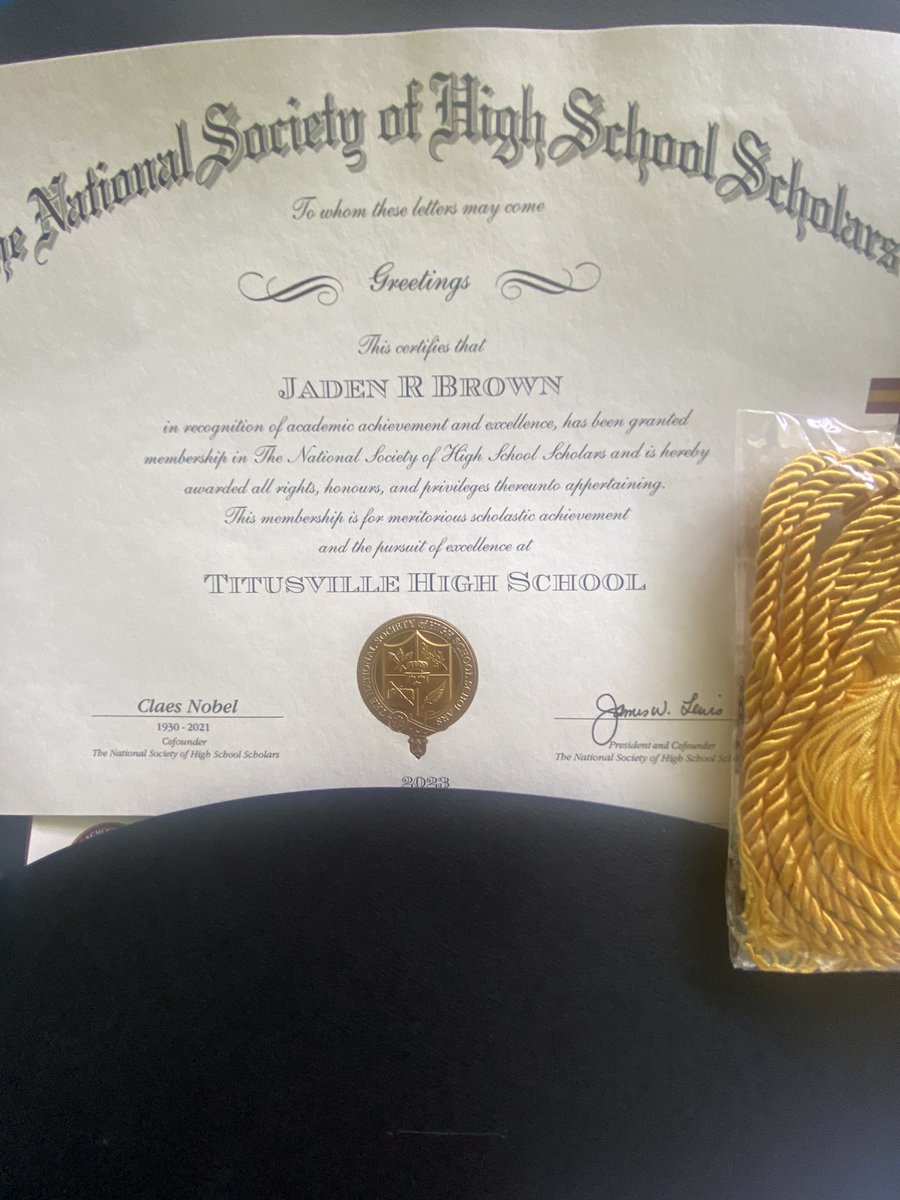 Student athlete.More after life 🔑🔑🔑@Miss__Connor #godchild !What a feelin!