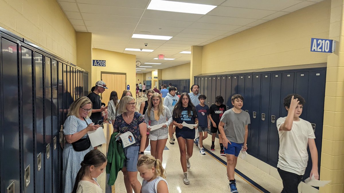 Drew_Bauman's tweet photo. Back-to-School To-Do's:
2.) Building FULL of smiling faces fresh off of summer at Open House ✅
3.) Combining two schools for one morning of awesomeness (and maybe some not-so-lighthearted competition) ✅
Day One is finally here! Tomorrow's the day! Make it GREAT!
#LEARNLIVEHOPE https://t.co/Iv1nwUR211