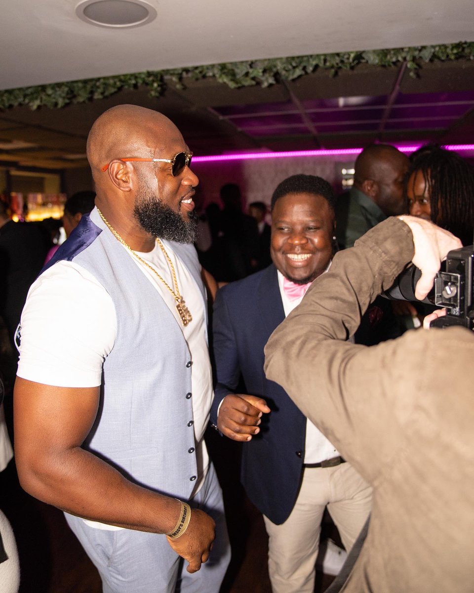 DespaRobinson's tweet photo. Birthday settings 🍾 https://t.co/8Tx6BuJFy4
