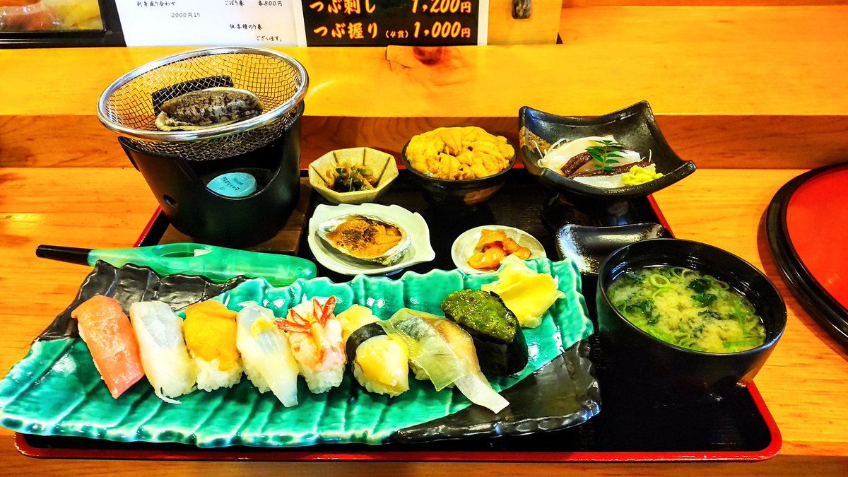 SynamYs94's tweet photo. ツーリング中突然思いたって奥尻島に行ってきました。
テントさえ立てられたらどうとでもなる。
北海寿司は噂通り素晴らしかった。 https://t.co/oPigkg3JaT