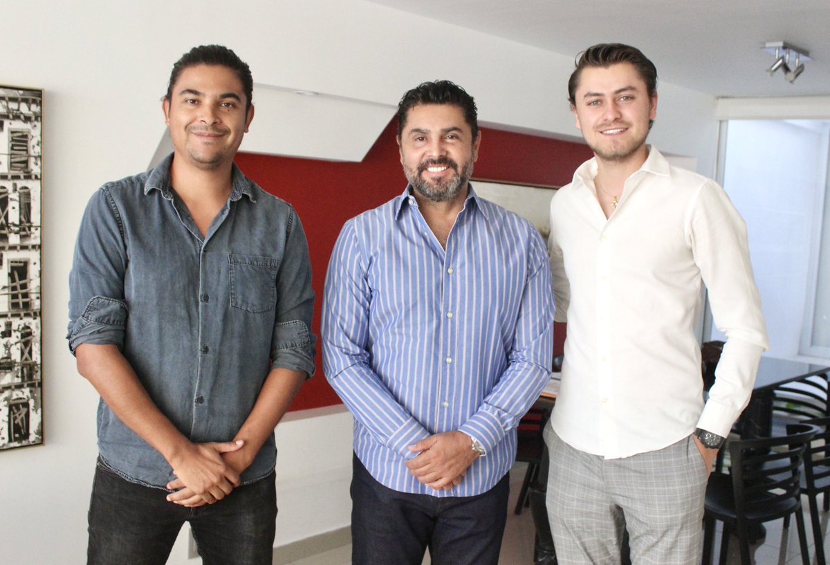caeqroac's tweet photo. Reunión con Fernando Macuzed de Fundación Merced y a Edgar Alarcón del Despacho Anonymous Arquitectos. Presentaron un proyecto de construcción, mismo que el CAEQ tendrá participación, revisando los puntos de accesibilidad universal para personas con alguna discapacidad. https://t.co/HtVUECdAZa