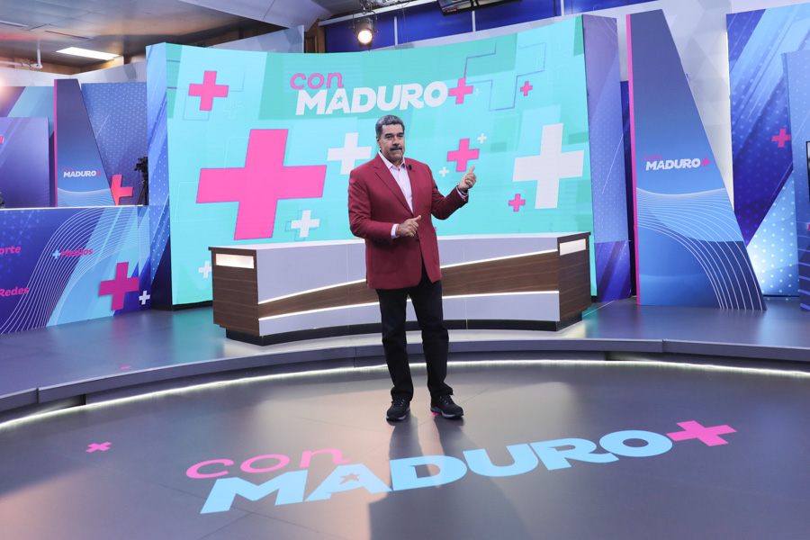 "Tenemos que insistir en reforzar la presencia en las redes sociales con calidad, con contenido, mejorar la presencia en los medios de comunicación tradicionales y avanzar en la verdad", presidente <a href="/NicolasMaduro/">Nicolás Maduro</a>.

#ConMaduroMásDemocracia