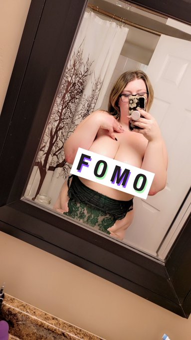 Add me on snapchat @ findblondie https://t.co/J3Yz7wZnJR