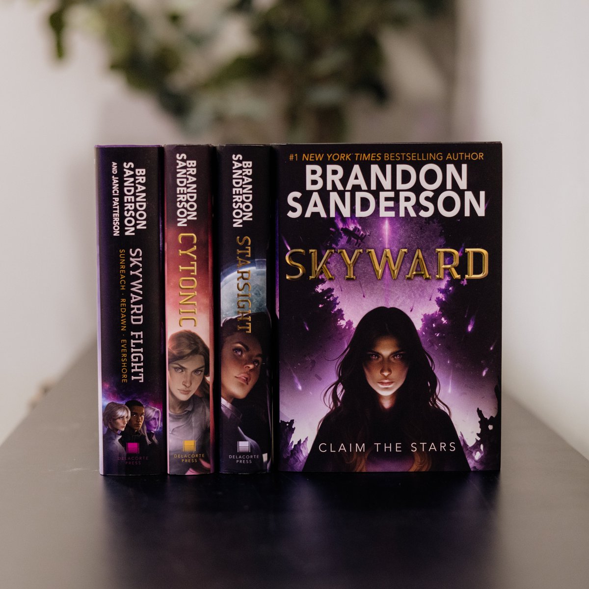 DragonsteelBook's tweet photo. To celebrate the read-along we are giving away all four books! #Skyward #Starsight #Cytonic #SkywardFlight
HOW TO ENTER:
-Follow us @DragonsteelBook
-Like this post
-Tag two friends you’d want on your flight crew!
No Purchase Necessary. https://t.co/ybik2vacDb - Official Rules. https://t.co/HsPw3gmRiJ