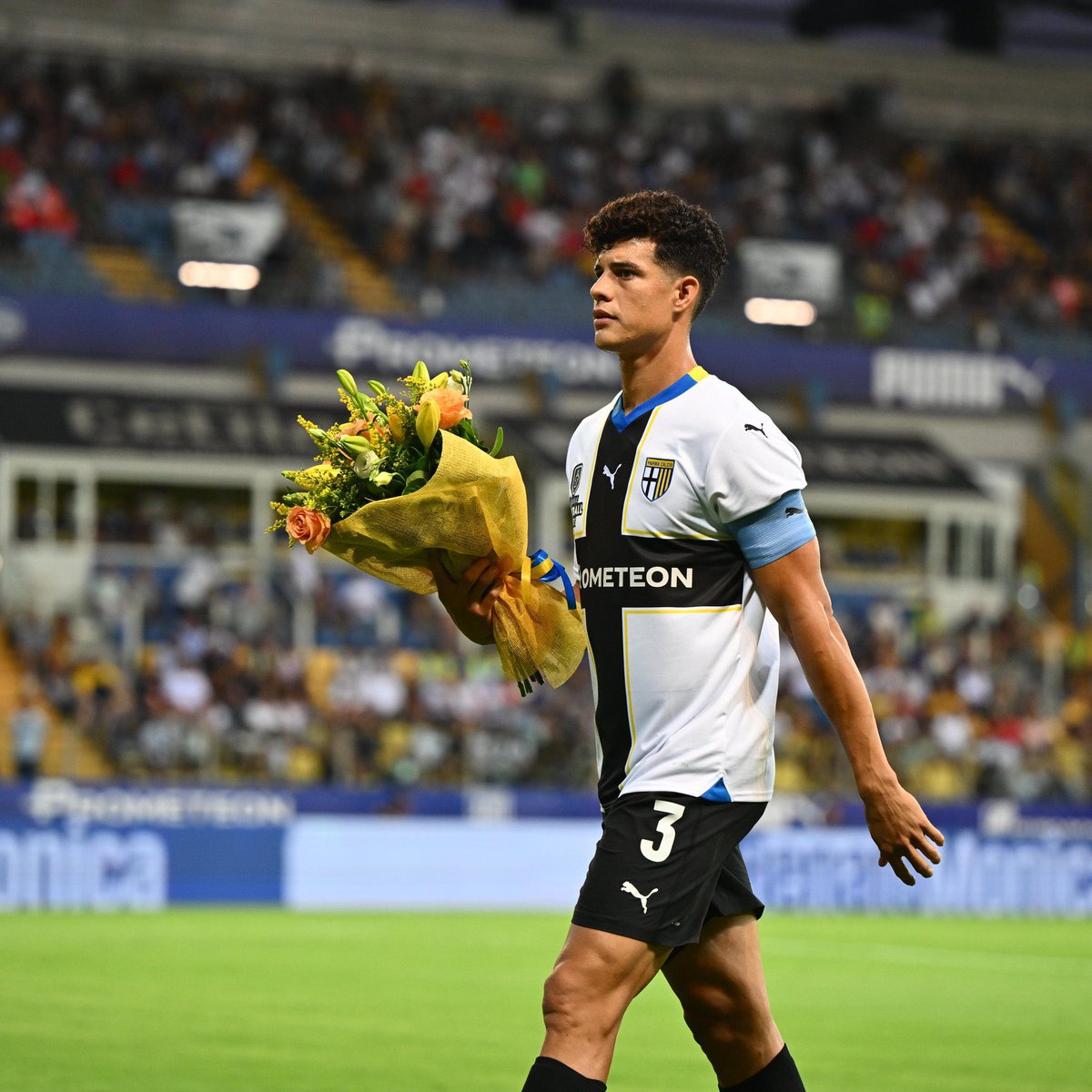 Qué orgullo ver a Yordan Osorio como capitán de un equipo histórico en Italia como el Parma, tras el retiro de Gianluigi Buffon. El venezolano está jugando a un nivel altísimo y es una de las mejores noticias que puede tener la selección para las Eliminatorias.