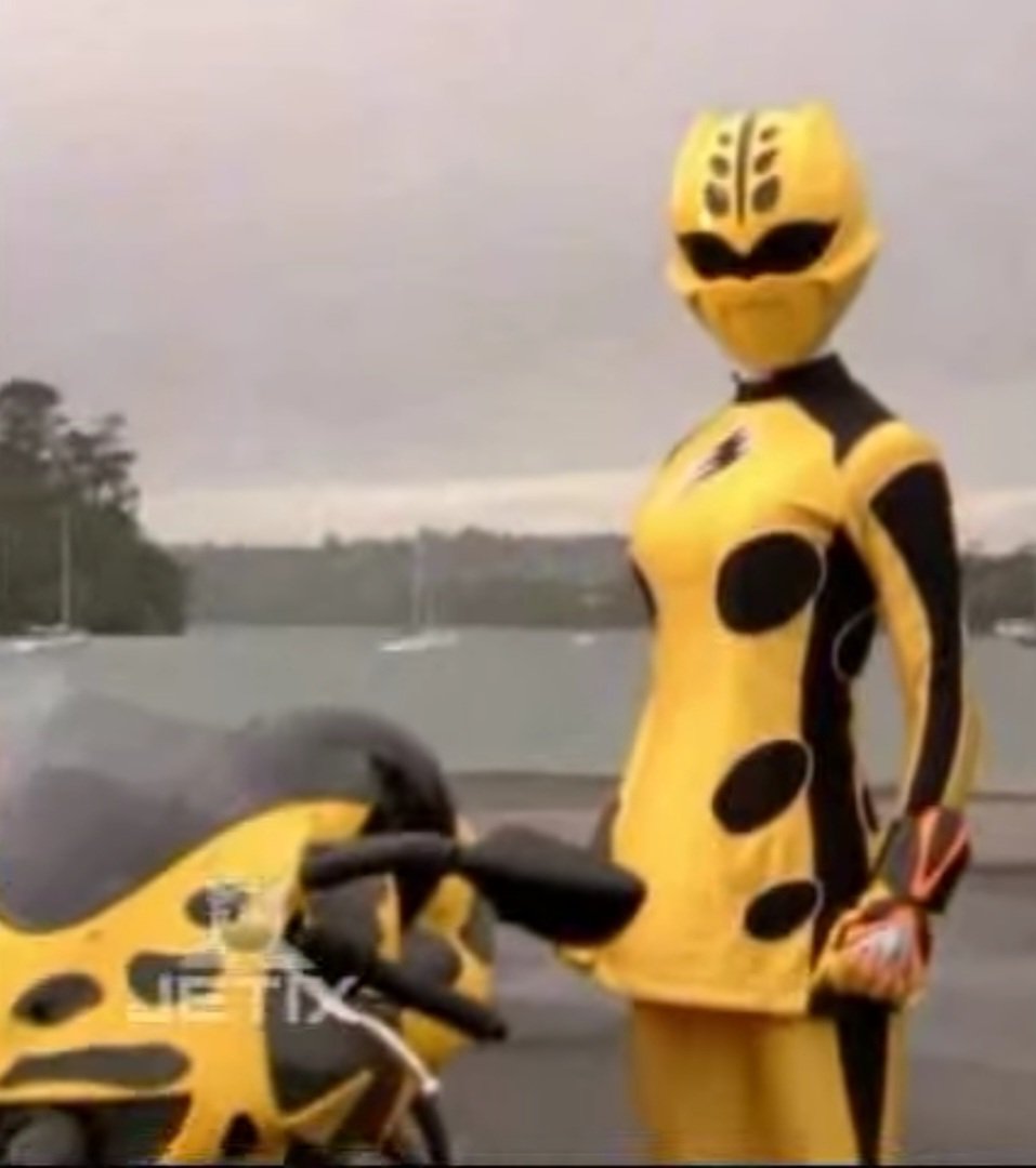 Cheetah_fury's tweet photo. *the yellow ranger arrives on the TL* https://t.co/uixOuhiYHR