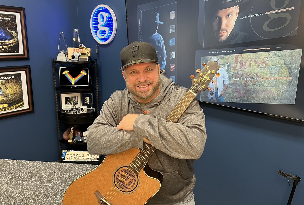 Who's flying the PLANE?!?!? love, g 

Watch #StudioG: fb.watch/mzIlFpY3Qe/?mi…