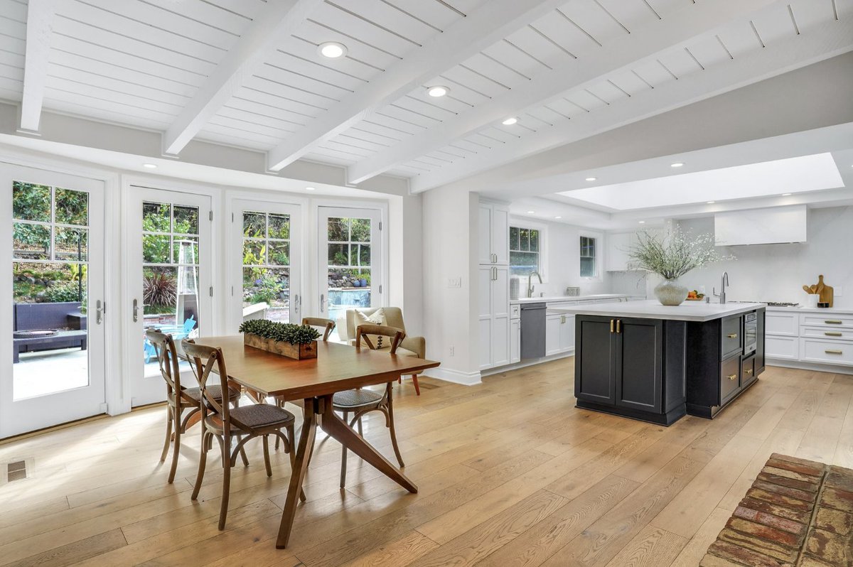 VMADesignBuild's tweet photo. Who else loves an open floor plan? 🙋‍♀️

#VMAdesignbuild #bayarearenovations #bayarearemodel #bayarearealestate #bayarea #walnutcreek #lafayette #contracostacounty https://t.co/bNYevOfUPX