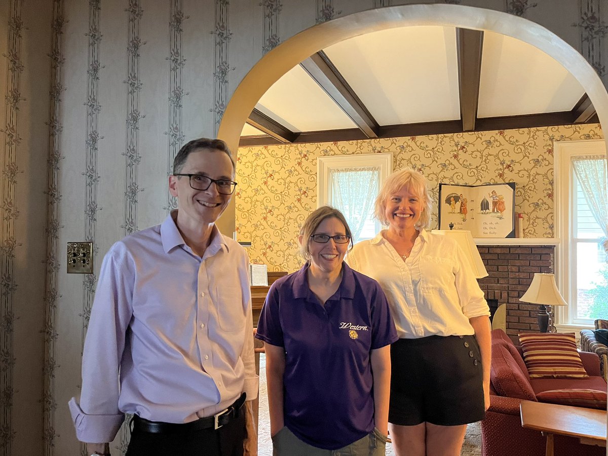WIU_GenExpPsych's tweet photo. A few photos from the Psychology Graduate Student Orientation at our department chair’s home! Thank you Dr. Lane for your hospitality 💜💛 https://t.co/lDSCfzX0b3