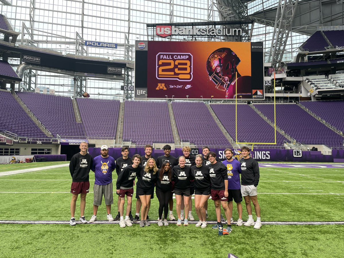 GopherFBVideo's tweet image. Fall Camp ‘23 coming to a close.  Fun practice in a different venue! #SkolGophers