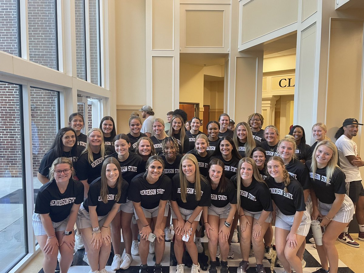 ReddiesSB's tweet photo. First full team picture for the Pine Tree Speech! 

#begreat https://t.co/RXpbno03HI