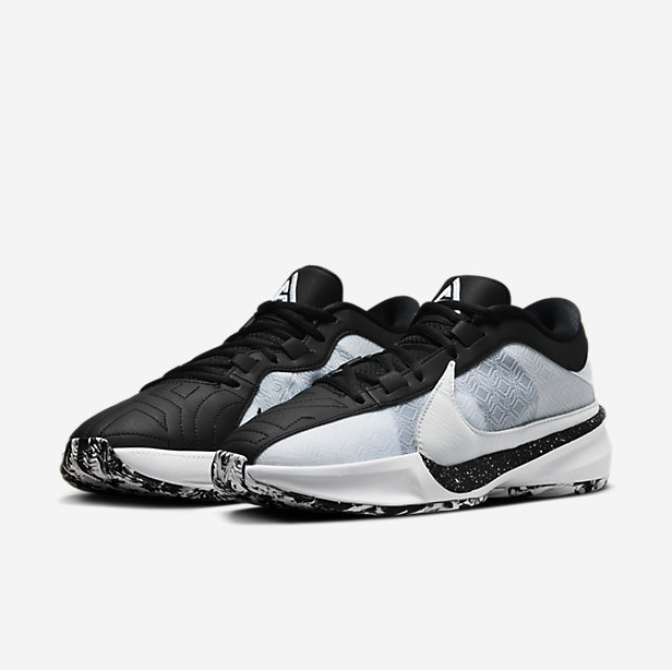 SOLELINKS's tweet photo. Ad: Coming Soon on Nike US
Nike Freak 5 'White/Black'
=> https://t.co/9msxQ2Jeex https://t.co/YSeIeLkR5o