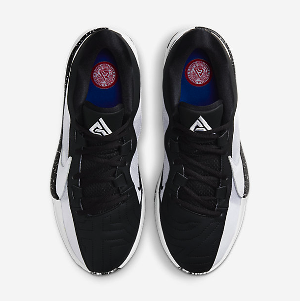 SOLELINKS's tweet photo. Ad: Coming Soon on Nike US
Nike Freak 5 'White/Black'
=> https://t.co/9msxQ2Jeex https://t.co/YSeIeLkR5o