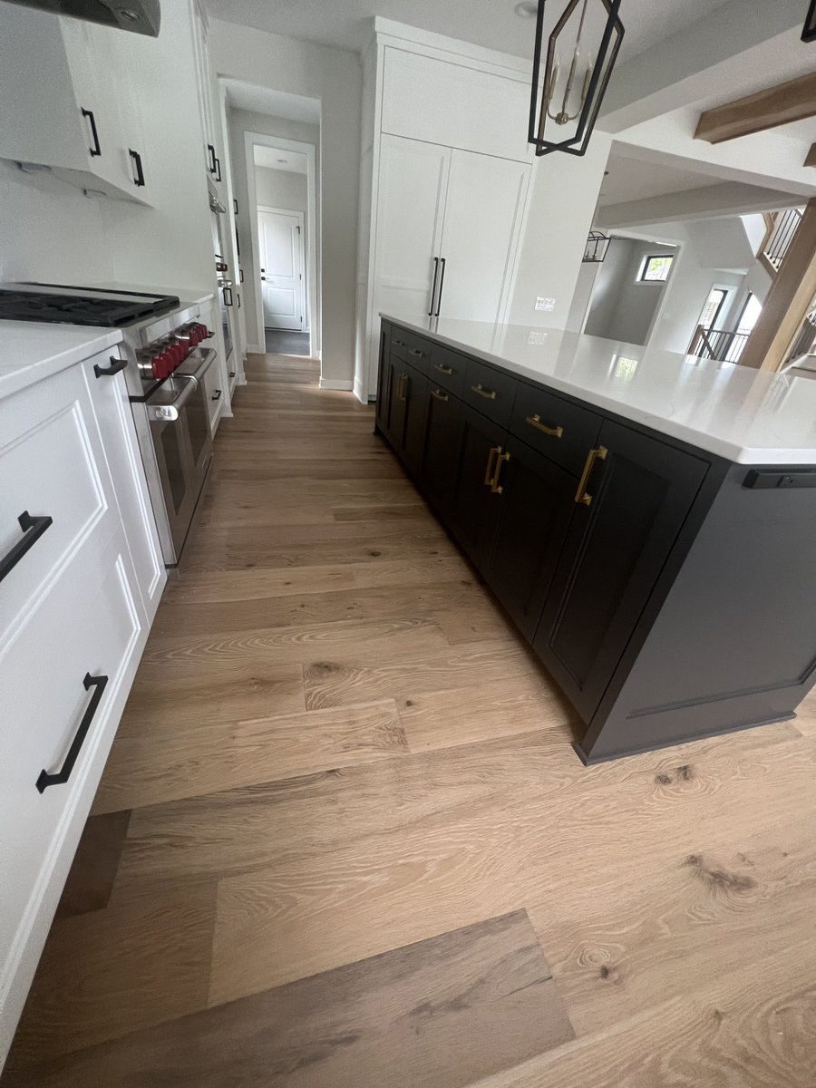 MJLDeb's tweet image. #SW7069 #ironore #centerisland #wetbar #sw6188  #shadegrown #sw9166 #driftofmist wall color #newhome #morningside #edina #forsale #realtor #homebuilder