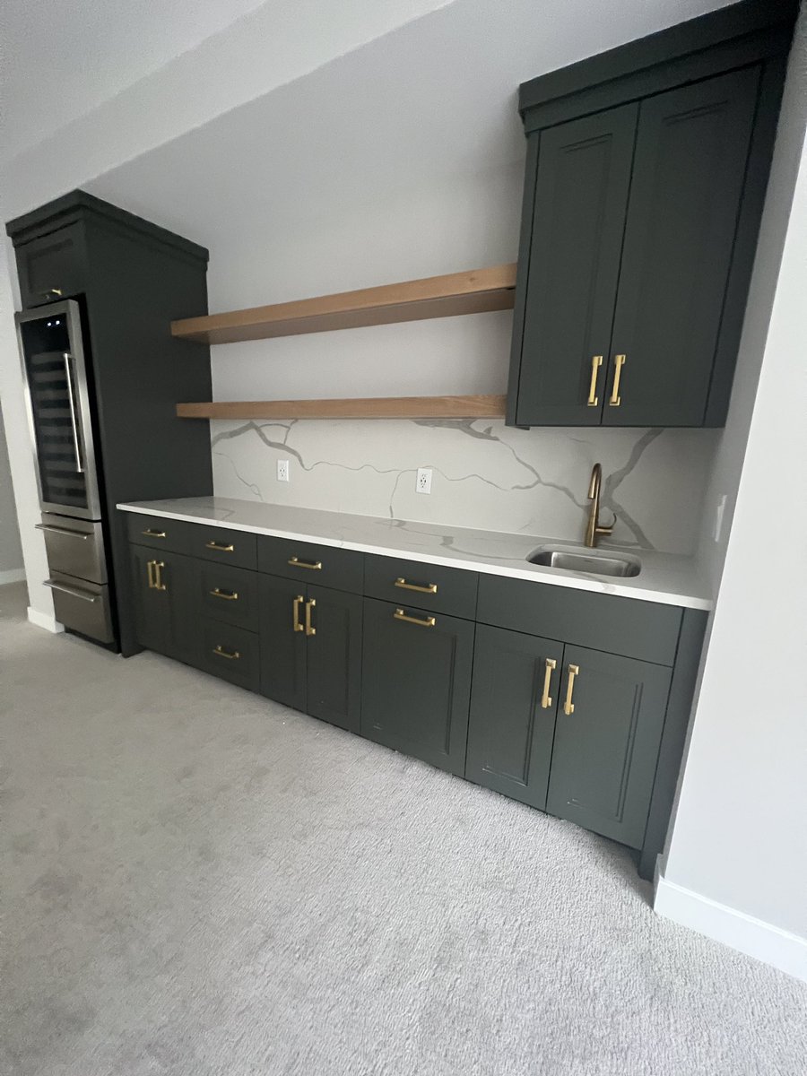 MJLDeb's tweet image. #SW7069 #ironore #centerisland #wetbar #sw6188  #shadegrown #sw9166 #driftofmist wall color #newhome #morningside #edina #forsale #realtor #homebuilder