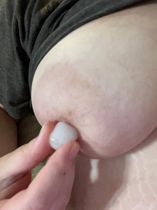 Cooling down with ice on a hot day! https://t.co/IIoSDZL5Mg<a href="/tag/nsfwtw"class="tags"><span>#nsfwtw</span></a><a href="/tag/bigtitsmom%D9%90"class="tags"><span>#bigtitsmomِ</span></a>